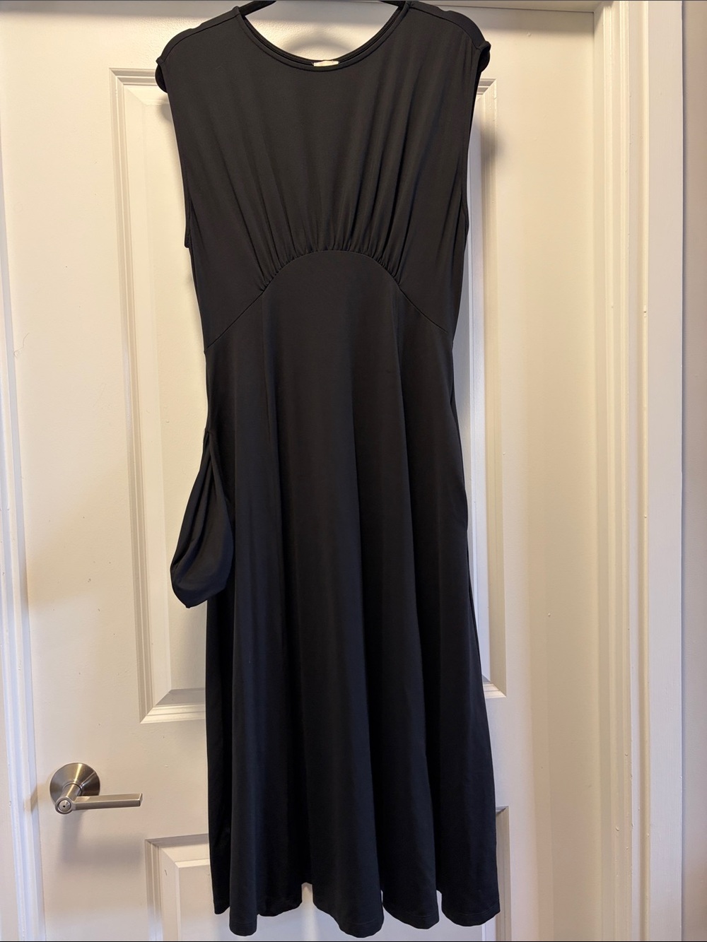 Mauve Black Sleeveless Midi Dress with Gathered Waist
